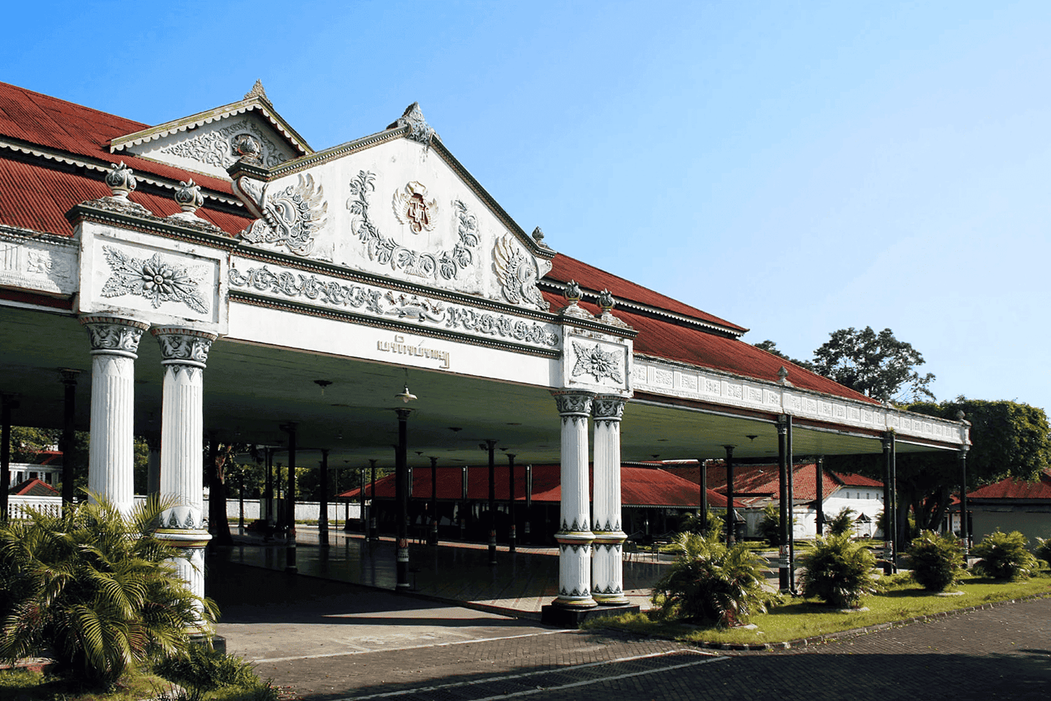 Cultural Exploration in Yogyakarta’s Old Town: The Palace, Taman Sari & Beringharjo Market