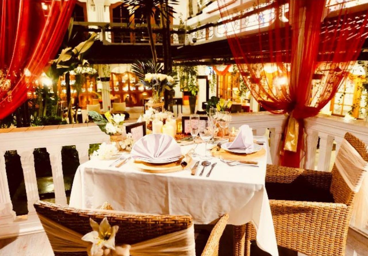 Romantic Dinner At The Gazebo Of Pool 2