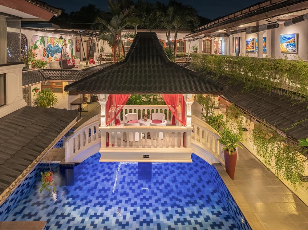 Swimming Pool + Gazebo 3